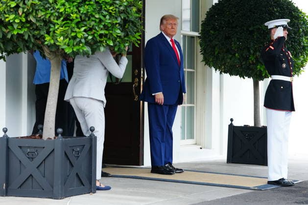 Trump Welcomes President Aoun of Lebanon United States President Donald J Trump greets President Joseph Aoun of the Republic of Lebanon at the West Wing Portico of the White House in Washington, DC, USA, on Tuesday, July 21, 2026. Aoun is in Washington to present a proposal designed to disarm the Iran-backed militant group Hezbollah and secure Israel s withdrawal from Lebanon. Credit: Aaron Schwartz Pool via CNP Washington District of Columbia United States of America EDITORIAL USE ONLY Copyright: xx AaronxSchwartzx-xPoolxviaxCNPx cnpphotos337788