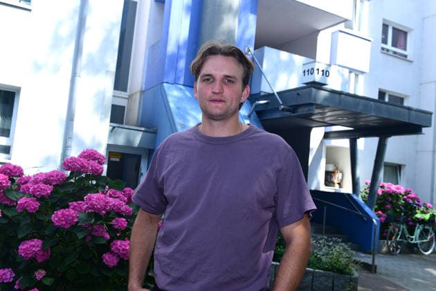 Ludger Boekelmann beim Fototermin am Rande der Dreharbeiten zum ARD Film Mama am 21.07.2026 in Hamburg Ludger Boekelmann attends a set visit of ARD movie Mama on July 21, 2026 in Hamburg, Germany Am Set vom ARD Film Mama mit Harriet Herbig-Matten in Hamburg *** Ludger Boekelmann at a photo shoot on the sidelines of the filming of the ARD movie *Mama* on July 21, 2026, in Hamburg Ludger Boekelmann attends a set visit for the ARD movie *Mama* on July 21, 2026 in Hamburg, Germany On the set of the ARD film *Mama* with Harriet Herbig Matten in Hamburg 