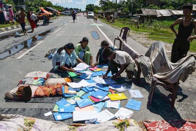 Flood affected villagers take shelter on the NH 37 in Jorhat Jorhat Assam , Jul 21 (ANI): Flood affected villagers take shelter on the National Highway 37 at Teok, in Jorhat on Tuesday. Jorhat Assam India Copyright: xANIx ANI_20260721399