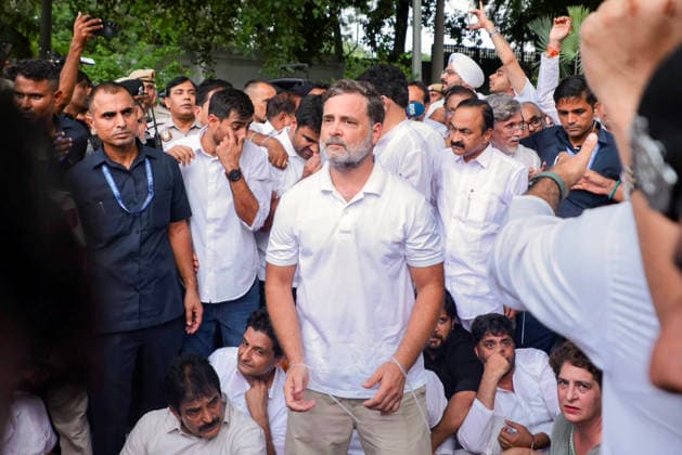 RECORD DATE NOT STATED Congress protests at Lok Kalyan Marg, demanding the resignations of PM Modi and Dharmendra Pradhan New Delhi, Jul 21 (ANI): Lok Sabha LoP Rahul Gandhi, with Congress leaders Priyanka Gandhi Vadra, KC Venugopal, Pawan Khera and others, holds a protest at Lok Kalyan Marg, demanding the resignations of Prime Minister Narendra Modi and Education Minister Dharmendra Pradhan, in New Delhi on Tuesday. (@IYC X ANI Photo) New Delhi Delhi India Copyright: xANIx ANI_20260721401