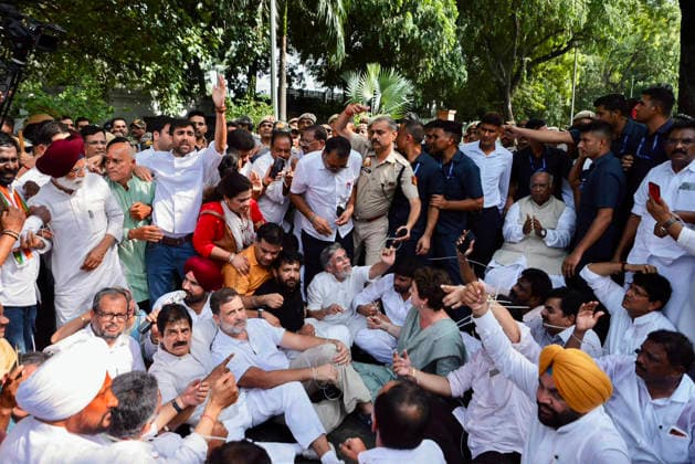RECORD DATE NOT STATED Congress protests at Lok Kalyan Marg, demanding the resignations of PM Modi and Dharmendra Pradhan New Delhi, Jul 21 (ANI): Lok Sabha LoP Rahul Gandhi, with Congress leaders Priyanka Gandhi Vadra, KC Venugopal, and others, holds a protest at Lok Kalyan Marg, demanding the resignations of Prime Minister Narendra Modi and Education Minister Dharmendra Pradhan, in New Delhi on Tuesday. (@IYC X ANI Photo) New Delhi Delhi India Copyright: xANIx ANI_20260721412