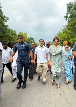 RECORD DATE NOT STATED Congress leaders stage a foot march towards Prime Minister s residence New Delhi, Jul 21 (ANI): Lok Sabha LoP Rahul Gandhi, with Congress leaders Priyanka Gandhi Vadra, and others, stages a foot march towards Prime Minister s residence at Lok Kalyan Marg, demanding the resignations of Prime Minister Narendra Modi and Education Minister Dharmendra Pradhan, in New Delhi on Tuesday. (AICC ANI Photo) New Delhi Delhi India Copyright: xANIx ANI_20260721435