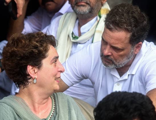 Congress protests at LKM, demanding the resignations of PM Modi and Dharmendra Pradhan New Delhi, Jul 21 (ANI): Lok Sabha LoP Rahul Gandhi and Congress leader Priyanka Gandhi Vadra, during a protest outside the PM s residence at Lok Kalyan Marg, demanding the resignations of Prime Minister Narendra Modi and Education Minister Dharmendra Pradhan, in New Delhi on Tuesday. New Delhi Delhi India Copyright: xANIx ANI_20260721567