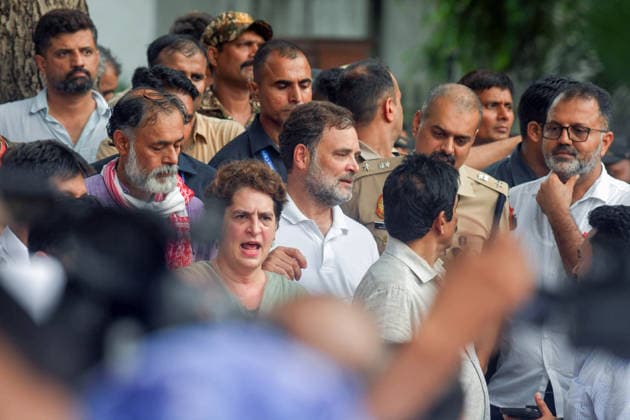 Congress protests at LKM, demanding the resignations of PM Modi and Dharmendra Pradhan New Delhi, Jul 21 (ANI): Lok Sabha LoP Rahul Gandhi and Congress leaders Priyanka Gandhi Vadra, during a protest outside the PM s residence at Lok Kalyan Marg, demanding the resignations of Prime Minister Narendra Modi and Education Minister Dharmendra Pradhan, in New Delhi on Tuesday. New Delhi Delhi India Copyright: xANIx ANI_20260721576