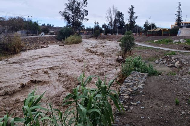 Vallenar, July 21, 2026: A general view of the Ananuca Bridge over the Huasco River in Vallenar amid the emergency caused by the weather front. Claudio Lopez, Aton Chile, Vallenar, Chile. Aton 1174340  Copyright: CLAUDIOxLOPEZ ATONxCHILE