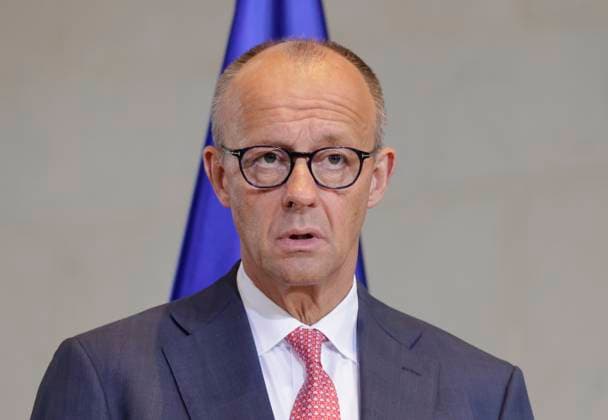 Friedrich Merz, Bundeskanzler,, Deutschland, Berlin, Bundeskanzleramt, Pressekonferenz des BK und des Präsidenten der Republik Aserbaidschan, Ilham Alijew *** Friedrich Merz, Federal Chancellor, Germany, Berlin, Federal Chancellery, Joint press conference of the Federal Chancellor and the President of the Republic of Azerbaijan, Ilham Aliyev