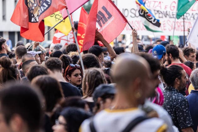 July 21, 2026, Milan, Mi, Italy: A protest was organized following the death of Abderrahim Fakir, a 42-year-old entrepreneur of Moroccan origin who died on Sunday while being pinned face-down on the ground by police officers. The demonstration in memory of Fakir, held in front of the prefecture, drew hundreds of people. Milan Italy - ZUMAc276 20260721_zip_c276_002 Copyright: xAndreaxCarrubbax