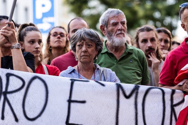 July 21, 2026, Milan, Mi, Italy: A protest was organized following the death of Abderrahim Fakir, a 42-year-old entrepreneur of Moroccan origin who died on Sunday while being pinned face-down on the ground by police officers. The demonstration in memory of Fakir, held in front of the prefecture, drew hundreds of people. Milan Italy  - ZUMAc276 20260721_zip_c276_003 Copyright: xAndreaxCarrubbax