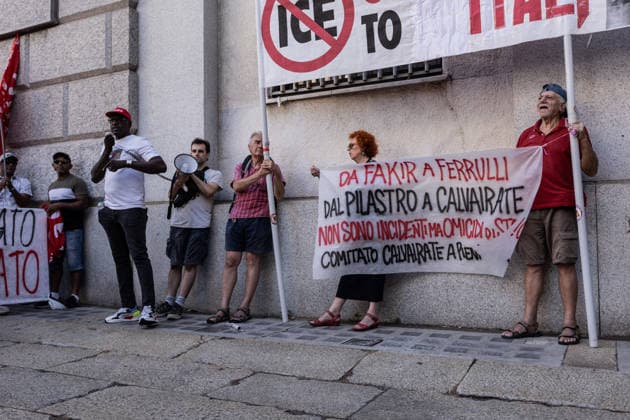 July 21, 2026, Milan, Mi, Italy: A protest was organized following the death of Abderrahim Fakir, a 42-year-old entrepreneur of Moroccan origin who died on Sunday while being pinned face-down on the ground by police officers. The demonstration in memory of Fakir, held in front of the prefecture, drew hundreds of people. Milan Italy  - ZUMAc276 20260721_zip_c276_008 Copyright: xAndreaxCarrubbax
