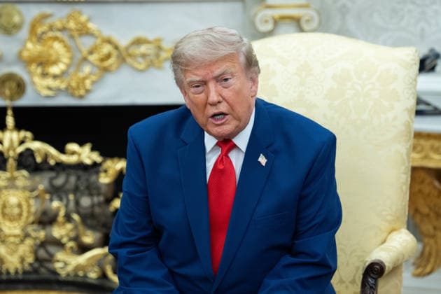 Trump Welcomes President Aoun of Lebanon United States President Donald J Trump gives remarks as he meets President Joseph Aoun of the Republic of Lebanon in the Oval Office of the White House in Washington, DC, USA, on Tuesday, July 21, 2026. Aoun is in Washington to present a proposal designed to disarm the Iran-backed militant group Hezbollah and secure Israel s withdrawal from Lebanon. Credit: Aaron Schwartz Pool via CNP Washington District of Columbia United States of America EDITORIAL USE ONLY Copyright: xx DSC07625 AaronxSchwartzx-xPoolxviaxCNPx cnpphotos337797