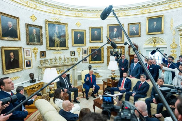 Trump Welcomes President Aoun of Lebanon United States President Donald J Trump meets with President Joseph Aoun of the Republic of Lebanon in the Oval Office of the White House in Washington, DC, USA, on Tuesday, July 21, 2026. Aoun is in Washington to present a proposal designed to disarm the Iran-backed militant group Hezbollah and secure Israel s withdrawal from Lebanon. Credit: Aaron Schwartz Pool via CNP Washington District of Columbia United States of America EDITORIAL USE ONLY Copyright: xx DSC07322 AaronxSchwartzx-xPoolxviaxCNPx cnpphotos337821