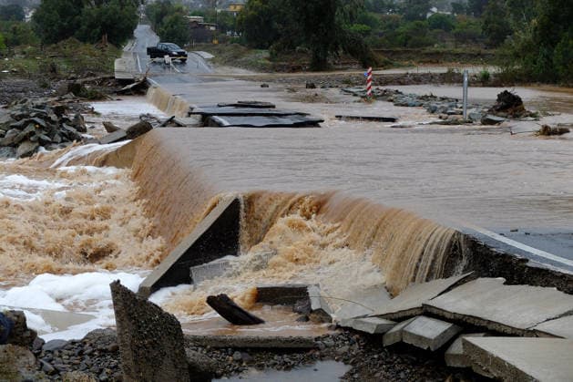 La Ligua, July 21, 2026: A flood of the La Ligua River has caused damage to one of the roads connecting the municipality of La Ligua with the town of Valle Hermoso, as a result of the weather fronts affecting the north-central region of the country. Raúl Zamora Aton, Chile, La Ligua, Chile Aton 1174376  Copyright: RAULxZAMORA ATONxCHILE