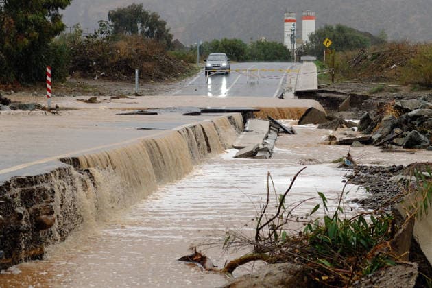 La Ligua, July 21, 2026: The La Ligua River has overflowed, causing damage to one of the roads connecting the municipality of La Ligua with the town of Valle Hermoso, as a result of the weather fronts affecting the north-central region of the country. Raúl Zamora Aton, Chile, La Ligua, Chile Aton 1174379  Copyright: RAULxZAMORA ATONxCHILE