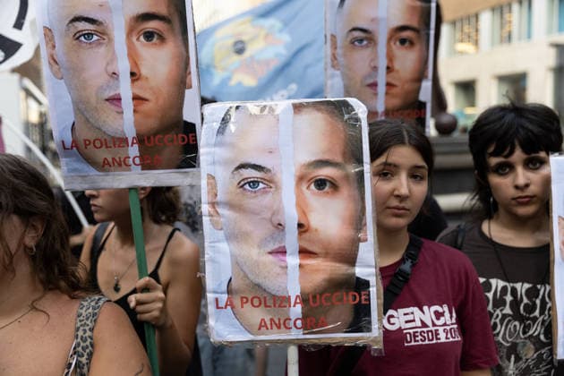 Demonstration in Naples to demand justice and truth after the death of Abderrahim Fakir NAPLES, ITALY - JULY 21: People gather during a demonstration to demand justice and truth for Abderrahim Fakir who died in circumstances yet to be clarified on Naples, Italy on July 21, 2026. Abderrahim Fakir, a 42-year-old man of Moroccan origin, died after being stopped and then pinned to the ground by two police officers on July 19, 2026 in Bologna. In a video, he can be heard screaming, Help, enough! . Iso Ekle Anadolu Naples Italy. Editorial use only. Please get in touch for any other usage.  Copyright: x2026xAnadoluxIsoxEklex