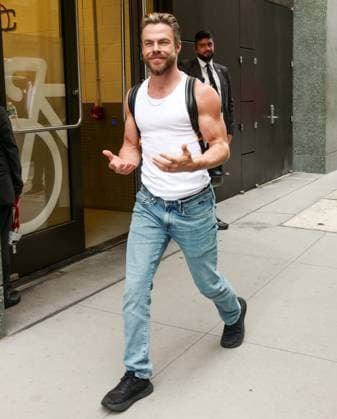 New York, NY, July 21: Dancing with the Stars judge Derek Hough arrives for GMA3 on July 21, 2026. Credit: AdMedia USA  - ZUMAa123 20260721_zaa_a123_017 Copyright: xCamaraxPorterx