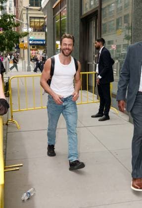 New York, NY, July 21: Dancing with the Stars judge Derek Hough arrives for GMA3 on July 21, 2026. Credit: AdMedia USA  - ZUMAa123 20260721_zaa_a123_029 Copyright: xCamaraxPorterx