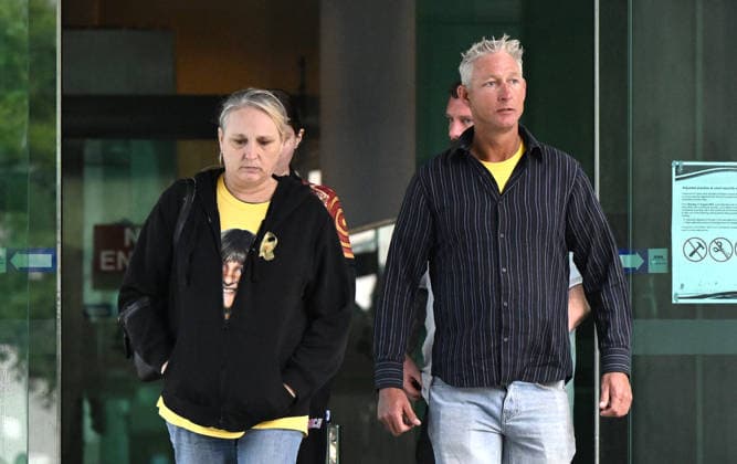 ANNETTE MASON DEATH INQUEST, Linda Mason (left) and Kevin Mason (right) the sister and brother of alleged victim Annette Mason are seen at the inquest into the 1989 murder of teen girl Annette Mason at the Brisbane Magistrate s Court in Brisbane, Wednesday, July 22, 2026. ( NO ARCHIVING BRISBANE QUEENSLAND AUSTRALIA  Copyright: xDARRENxENGLANDx 20260722118242992904