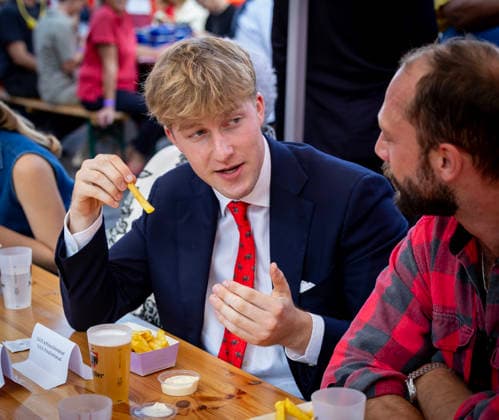21-07-2026 Resto Prince Emmanuel and Prince Gabriel during the Everyone to the Table initiative by Resto National at Vossenplein - Place du Jeu de Balle, as part of the National Holiday in Brussels Â  Copyright: xPPEx