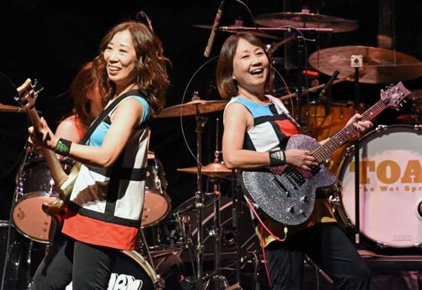 Shonen Knife, Atsuko Yamano, Naoko Yamano on stage for Men At Work Summer 2026 Concert Tour, Cobb Energy Performing Arts Centre, Atlanta, GA, July 21, 2026. Photo By: Derek Storm Everett Collection Men At Work Summer 2026 Concert Tour PUBLICATIONXNOTxINxCANxCHNxFRAxITAxJPNxNORxPOLxRUSxESPxUKxUSA
