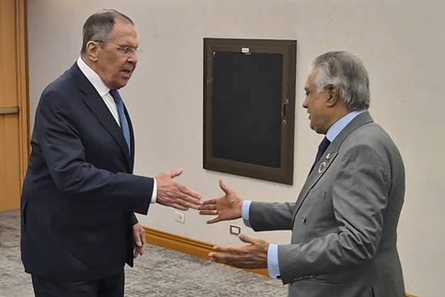 PHILIPPINES, MANILA - JULY 22, 2026: Russia s Minister of Foreign Affairs Sergei Lavrov and Pakistan s Minister for Foreign Affairs Muhammad Ishaq Dar shake hands during a meeting on the sidelines of ASEAN-led events. Video grab. Best quality available. TASS  95312423