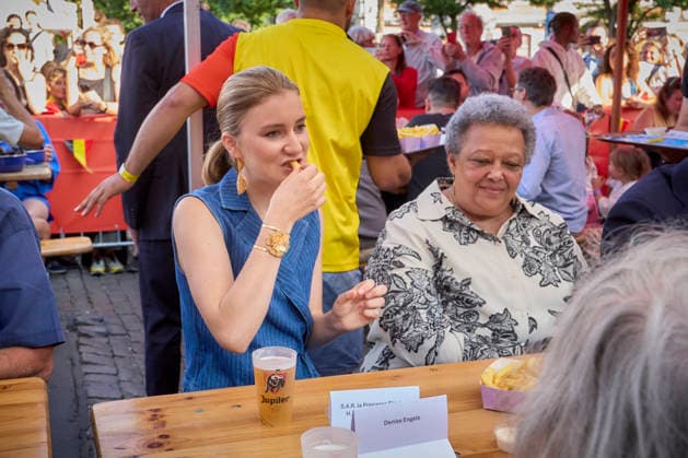 Belgian Royal Family Attends Resto National - Brussels King Philippe, Queen Mathilde, and their children—Princes Gabriel and Emmanuel and Princesses Elisabeth and Eleonore—attend the Resto National at the Place du Jeu de Balle in Brussels, Belgium on July 21, 2026, as the royal family participates in the event for the first time in 15 years, offering affordable meals of mussels and fries to people on modest incomes. Photo by Olivier Polet ABACAPRESS.COM Brussels Belgium  Copyright: xPoletxOlivier ABACAx