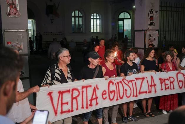 Vigil marks 25th anniversary of Diaz school raid in Genoa GENOA, ITALY JULY 21, 2026: People attend a remembrance vigil marking the 25th anniversary of the police raid on the Diaz school during the 2001 G8 summit in Genoa. The gathering commemorated those injured in the operation and called attention to concerns over police violence and the suppression of dissent during the summit protests. Genova Berlin Italy Copyright: x xZairaxBiaginix xJNAxPressx
