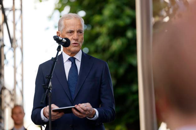 July 22nd commemoration at the memorial in the Government Quarter Oslo 20260722. Prime Minister Jonas Gahr Stoere speaks during 22 July commemoration in the Government Quarter in Oslo. This year marks 15 years since the terrorist attacks in Oslo and Utoeya in which 77 people lost their lives in 2011. Photo: Frederik Ringnes NTB Oslo Norway W0L7SO2Vb7Y EDITORIAL USE ONLY Ref:_BNCW0L7SO2Vb7Y.jpg *** July 22 commemoration at the memorial in the Government Quarter, Oslo, July 22, 2026 Prime Minister Jonas Gahr Stoere speaks during the July 22 commemoration in the Government Quarter in Oslo. This year marks 15 years since the terrorist attacks in Oslo and Utøya, in which 77 people lost their lives in 2011. Photo by Frederik Ringnes, NTB, Oslo  Copyright: xFrederikxRingnesx xNTBx
