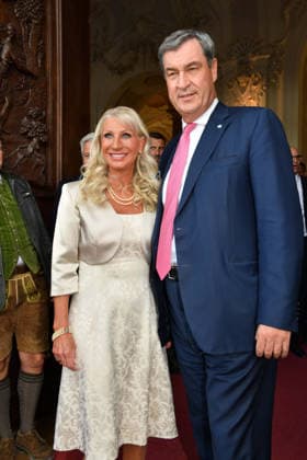 Markus Söder mit Ehefrau Karin Sommerempfang des Bayerischen Landtags 2026 Neuen Schloss Schleißheim München 21. Juli 2026 *** Markus Söder with his wife Karin at the 2026 Summer Reception of the Bavarian State Parliament at the New Palace in Schleißheim, Munich, July 21, 2026
