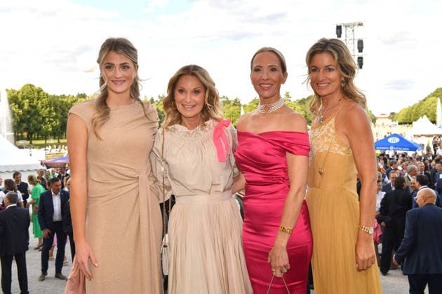 Sara Steinbach, Eva Gruenbauer, Katja Wunderlich und Tamara Bart beim Sommerempfang vom Bayerischen Landtag am 21.07.2026 auf Schloss Schleissheim bei Muenchen Sara Steinbach, Eva Gruenbauer, Katja Wunderlich and Tamara Barth attend the summer reception of the Bavarian State Parliament (Sommerempfang des Bayerischen Landtags) at Schleissheim Palace (Schloß Schleißheim) on July 21, 2026 in Oberschleißheim near Munich, Germany Sommerempfang 2026 vom Bayerischen Landtag auf Schloss Schleissheim bei Muenchen *** Sara Steinbach, Eva Gruenbauer, Katja Wunderlich, and Tamara Barth at the Bavarian State Parliament’s summer reception on July 21, 2026, at Schleissheim Palace near Munich. Sara Steinbach, Eva Gruenbauer, Katja Wunderlich, and Tama 