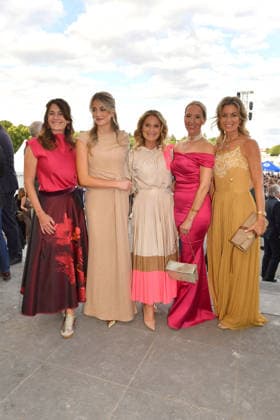 Natalie Schmid, Sara Steinbach, Eva Gruenbauer, Katja Wunderlich und Tamara Bart beim Sommerempfang vom Bayerischen Landtag am 21.07.2026 auf Schloss Schleissheim bei Muenchen Natalie Schmid, Sara Steinbach, Eva Gruenbauer, Katja Wunderlich and Tamara Barth attend the summer reception of the Bavarian State Parliament (Sommerempfang des Bayerischen Landtags) at Schleissheim Palace (Schloß Schleißheim) on July 21, 2026 in Oberschleißheim near Munich, Germany Sommerempfang 2026 vom Bayerischen Landtag auf Schloss Schleissheim bei Muenchen *** Natalie Schmid, Sara Steinbach, Eva Gruenbauer, Katja Wunderlich, and Tamara Barth at the Bavarian State Parliament’s summer reception on July 21, 2026, at Schleissheim Palace near Munich. Natalie Sc 