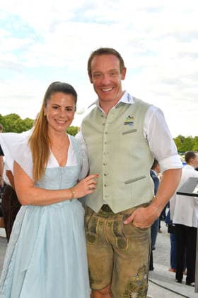Lisa Loch und Felix Loch beim Sommerempfang vom Bayerischen Landtag am 21.07.2026 auf Schloss Schleissheim bei Muenchen Lisa Loch and Felix Loch attend the summer reception of the Bavarian State Parliament (Sommerempfang des Bayerischen Landtags) at Schleissheim Palace (Schloß Schleißheim) on July 21, 2026 in Oberschleißheim near Munich, Germany Sommerempfang 2026 vom Bayerischen Landtag auf Schloss Schleissheim bei Muenchen *** Lisa Loch and Felix Loch at the Bavarian State Parliament’s summer reception on July 21, 2026, at Schleissheim Palace near Munich. Lisa Loch and Felix Loch attend the summer reception of the Bavarian State Parliament at Schleissheim Palace on July 21, 2026 in Oberschleißheim near Munich, Germany. 2026 Summer Re 