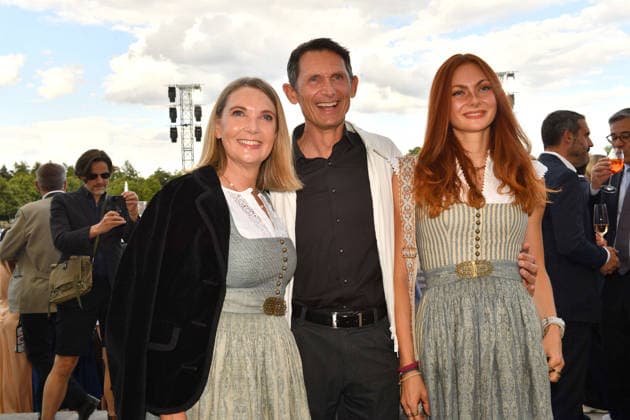 Susanne Teuber, Michael Teuber und Marieann Teuber beim Sommerempfang vom Bayerischen Landtag am 21.07.2026 auf Schloss Schleissheim bei Muenchen Susanne Teuber, Michael Teuber and daughter Marieann Teuber attend the summer reception of the Bavarian State Parliament (Sommerempfang des Bayerischen Landtags) at Schleissheim Palace (Schloß Schleißheim) on July 21, 2026 in Oberschleißheim near Munich, Germany Sommerempfang 2026 vom Bayerischen Landtag auf Schloss Schleissheim bei Muenchen *** Susanne Teuber, Michael Teuber, and Marieann Teuber at the Bavarian State Parliament’s summer reception on July 21, 2026, at Schleissheim Palace near Munich. Susanne Teuber, Michael Teuber and his daughter Marieann Teuber attend the summer reception o 
