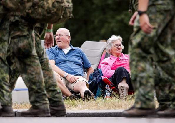 WIJCHEN - Spectators watch the walkers on the second day of the Nijmegen Four Days Marches. On the Wednesday of the Four Days Marches, Nijmegen positions itself as the pink rainbow capital of the Netherlands. ROBIN VAN LONKHUIJSEN ANP netherlands out - belgium out  Copyright: xx x564043398x originalFilename: 564043398.jpg