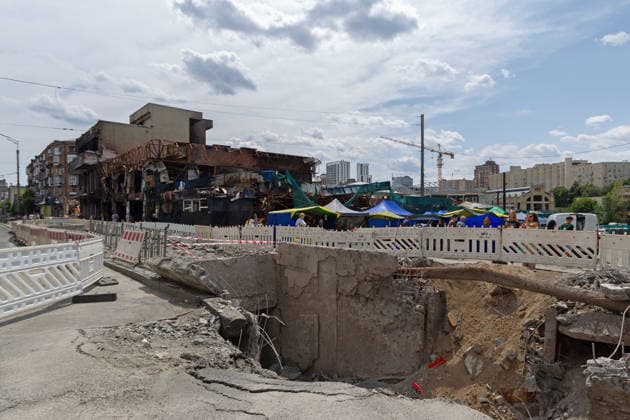 The underpass is destroyed by the recent massive Russian bombardment near the Lukianivska metro, Kyiv, Ukraine, July 21, 2026. On Sunday night, July 19, 2026, Russia launched a massive missile strike on the Ukrainian capital. The Lukianivka historical neighbourhood was hit again. The strike damaged the Lukianivska metro station, its vestibule and foyer, and wrecked the Lukianivka market. The underground passage on Yuriia Illienka Street was also directly struck. (Photo by Kyrylo Chubotin Ukrinform) Lukianivka neighbourhood in Kyiv recovers from massive Russian attack  Copyright: xKyryloxChubotinx