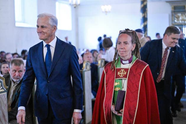 22. juli markering i Oslo domkirke Oslo 20260722. Statsminister Jonas Gahr Store og biskop Synniva Gylver for 22. juli markeringen i Oslo Domkirke. I ar er det 15 ar siden terrorangrepet hvor 77 mennesker mistet livet i 2011. Foto: Annika Byrde NTB POOL Oslo Norge _QAYVKVSsTI EDITORIAL USE ONLY Ref:_BNC_POL_QAYVKVSsTI.jpg *** July 22 commemoration at Oslo Cathedral, Oslo, July 22, 2026 Prime Minister Jonas Gahr Store and Bishop Synniva Gylver at the July 22 commemoration at Oslo Cathedral. This year marks the 15th anniversary of the terrorist attack in which 77 people lost their lives in 2011. Photo Annika Byrde NTB POOL Oslo Norway QAYVKVSsTI EDITORIAL USE ONLY Ref BNC POL QAYVKVSsTI jpg  Copyright: xAnnikaxByrdex xNTBx