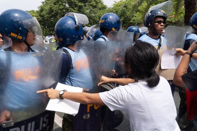 Police Disperse Anti-Rubio Protest Outside ASEAN Meeting in Pasay City PASAY CITY, PHILIPPINES JULY 22, 2026: Protesters from the progressive alliance Bagong Alyansang Makabayan (Bayan) were dispersed by police after attempting to hold a demonstration outside the Philippine International Convention Center (PICC) in Pasay City, where the 59th ASEAN Foreign Ministers Meeting is being held from July 20 24, 2026. The protest sought to condemn the presence of US Secretary of State Marco Rubio, whom demonstrators labeled a war criminal over his alleged role in US military actions abroad. PHOTO BY : Charles Edmon Pasay City Philippines Copyright: x xCharlesxEdmonxS.xPerezx xJNAxPressx