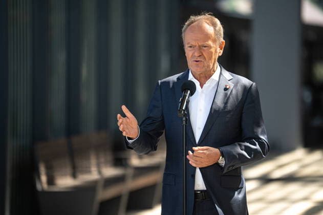 Warszawa 22.07.2026 Poland s Prime Minister Donald Tusk press conference on railway station Warsaw West. July 22, 2026 in Warsaw. --- Konferencja Prasowa Prezesa Rady Ministrow Donalda Tuska na dworcu kolejowym Warszawa Zachodnia w zwiazku z ogloszeniem programu NaszaKolej, 22 lipca 2026. Persons shown : Premier Donald Tusk Fot. Kai Taller Arena Akcji NEWSPIX.PL --- newspix.pl 