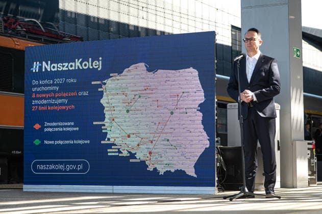 Warszawa 22.07.2026 Poland s Prime Minister Donald Tusk press conference on railway station Warsaw West. July 22, 2026 in Warsaw. --- Konferencja Prasowa Prezesa Rady Ministrow Donalda Tuska na dworcu kolejowym Warszawa Zachodnia w zwiazku z ogloszeniem programu NaszaKolej, 22 lipca 2026. Persons shown : Dariusz Klimczak Fot. Kai Taller Arena Akcji NEWSPIX.PL --- newspix.pl 