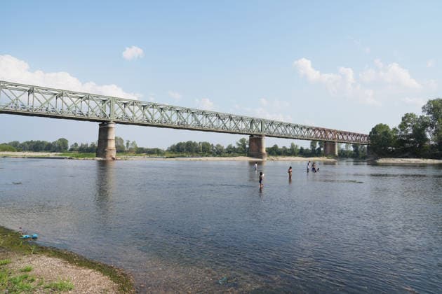 IPA86888861 - Mezzanino, Pavia, Ponte della Becca, July 22, 2026: The Po River has run dry; there is a water emergency and drought affecting Italy’s rivers. The Po River is 3 meters below its normal level, with vast stretches of sand; climate change and global warming  Copyright: xDuilioxPiaggesix xDuilioxPiaggesix 86888861