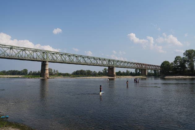 IPA86888863 - Mezzanino, Pavia, Ponte della Becca, July 22, 2026: The Po River has run dry; there is a water emergency and drought affecting Italy’s rivers. The Po River is 3 meters below its normal level, with vast stretches of sand; climate change and global warming  Copyright: xDuilioxPiaggesix xDuilioxPiaggesix 86888863