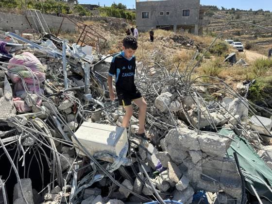 Israeli forces demolish four Palestinian homes in West Bank BETHLEHEM, WEST BANK, PALESTINE - JULY 22: Palestinian families attempt to salvage their belongings from the rubble of their homes after Israeli military forces demolish four Palestinian homes in Nahhalin village on the grounds that they are built without permits in Bethlehem, West Bank, Palestine on July 22, 2026. Hisham K. K. Abu Shaqra Anadolu Bethlehem West Bank. Editorial use only. Please get in touch for any other usage.  Copyright: x2026xAnadoluxHishamxK.xK.xAbuxShaqrax