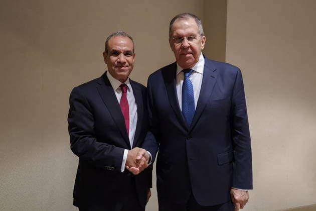 PHILIPPINES, MANILA - JULY 22, 2026: Egypt s Minister of Foreign Affairs Badr Abdelatty (L) and Russia s Minister of Foreign Affairs Sergei Lavrov shake hands during a meeting on the sidelines of ASEAN-led events. Video grab. Best quality available. Russian Foreign Ministry TASS  95321558
