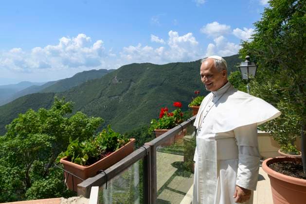 ITALY - POPE LEO XIV DURING HIS VISIT TO THE SANCTUARY OF THE HOLY TRINITY IN VALLEPIETRA - 2026 7 22 Italy, Vellepietra , Vatican, 2026 7 22 Pope Leo XIV during his visit to the Sanctuary of the Holy Trinity in Vallepietra. EDITORIAL USE ONLY - NO BOOKS Copyright: xVATICANxMEDIAx