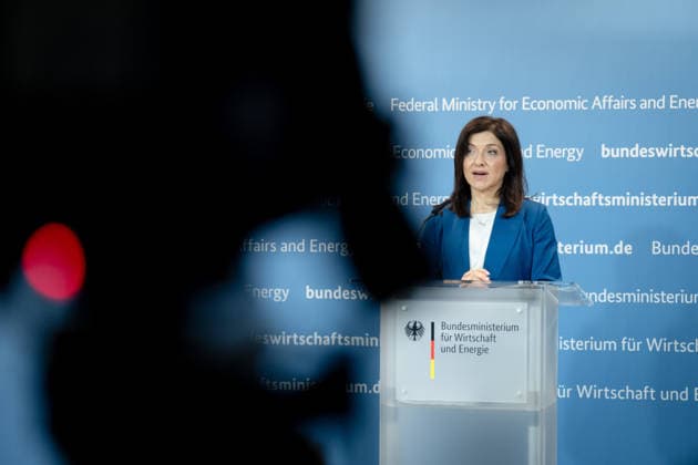 Katherina Reiche, Bundesministerin für Wirtschaft und Energie Katherina Reiche, Bundesministerin für Wirtschaft und Energie, BMWE, Berlin, Pressestatement zur neuen Startup- und Scaleup-Strategie Berlin Berlin GER *** Katherina Reiche, Federal Minister for Economic Affairs and Energy Katherina Reiche, Federal Minister for Economic Affairs and Energy, BMWE, Berlin, Press Statement on the New Startup and Scaleup Strategy Berlin Berlin GER