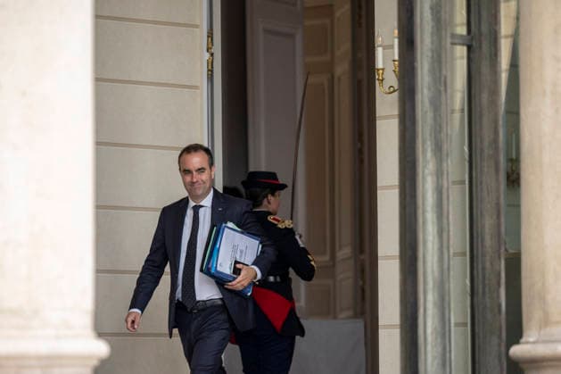 Weekly Cabinet Meeting - Paris France s Prime Minister Sebastien Lecornu leaves after the weekly cabinet meeting at the Elysee Palace in Paris on July 22, 2026.Photo by Eliot Blondet ABACAPRESS.COM Paris France France  Copyright: xBlondetxEliot ABACAx