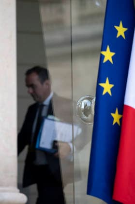 Weekly Cabinet Meeting - Paris France s Prime Minister Sebastien Lecornu leaves after the weekly cabinet meeting at the Elysee Palace in Paris on July 22, 2026.Photo by Eliot Blondet ABACAPRESS.COM Paris France France  Copyright: xBlondetxEliot ABACAx
