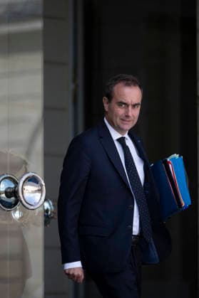 Weekly Cabinet Meeting - Paris France s Prime Minister Sebastien Lecornu leaves after the weekly cabinet meeting at the Elysee Palace in Paris on July 22, 2026.Photo by Eliot Blondet ABACAPRESS.COM Paris France France  Copyright: xBlondetxEliot ABACAx