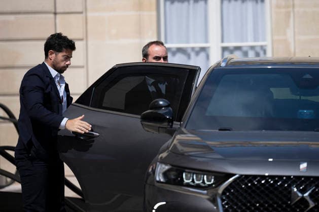 Weekly Cabinet Meeting - Paris France s Prime Minister Sebastien Lecornu leaves after the weekly cabinet meeting at the Elysee Palace in Paris on July 22, 2026.Photo by Eliot Blondet ABACAPRESS.COM Paris France France  Copyright: xBlondetxEliot ABACAx