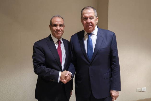PHILIPPINES, MANILA - JULY 22, 2026: Egypt s Minister of Foreign Affairs Badr Abdelatty (L) and Russia s Minister of Foreign Affairs Sergei Lavrov shake hands during a meeting on the sidelines of ASEAN-led events. Best quality available. Russian Foreign Ministry TASS  95327808