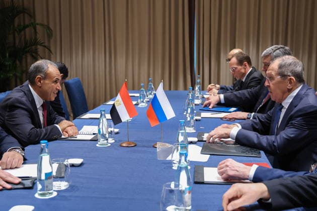 PHILIPPINES, MANILA - JULY 22, 2026: Egypt s Minister of Foreign Affairs Badr Abdelatty (L) and Russia s Minister of Foreign Affairs Sergei Lavrov (R) shake hands during a meeting on the sidelines of ASEAN-led events. Best quality available Manila Philippines  - ZUMAt113 20260722_zaa_t113_121 Copyright: xRussianxForeignxMinistryx